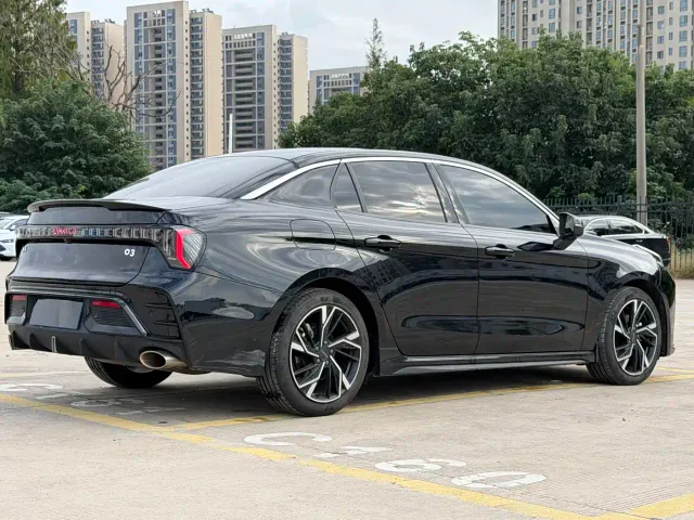 Lynk & Co 03 — Фото автомобиля 4