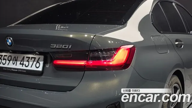 BMW 3-Series 3 серия (G20) 320i M Sport — Фото автомобиля 17