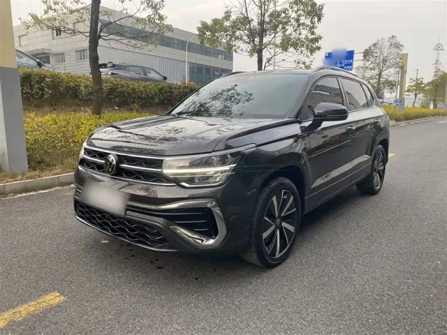 Фотография автомобиля — Volkswagen Tharu