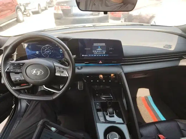 Hyundai Elantra — Фото автомобиля 9
