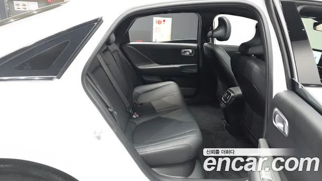 Hyundai Ioniq 6 — Фото автомобиля 11