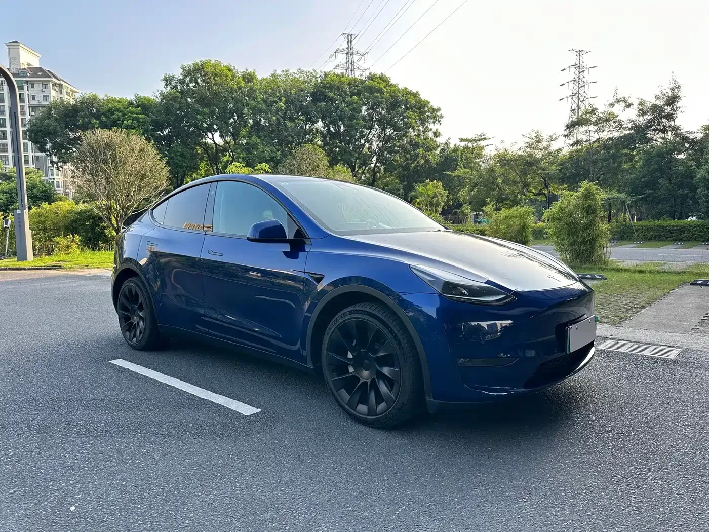 Tesla Model Y 2022 Facelift Long Range All-Wheel Drive Version — Фото автомобиля 8