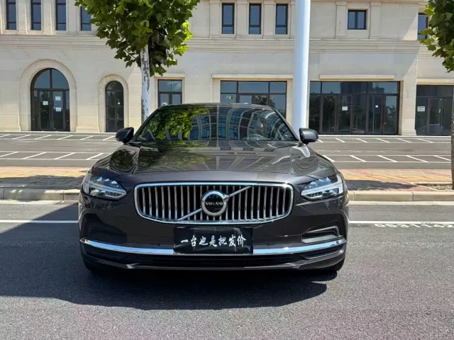 Volvo S90 — Фото автомобиля 2