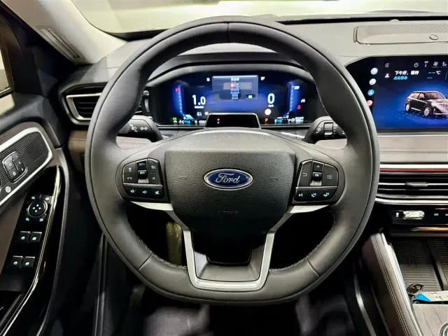 Ford Explorer — Фото автомобиля 21