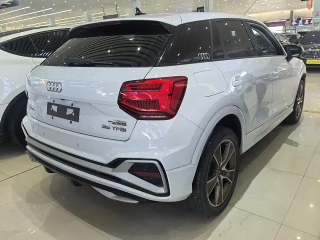 Audi Q2L — Фото автомобиля 7