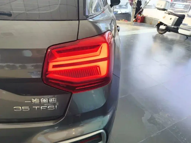 Audi Q2L — Фото автомобиля 7