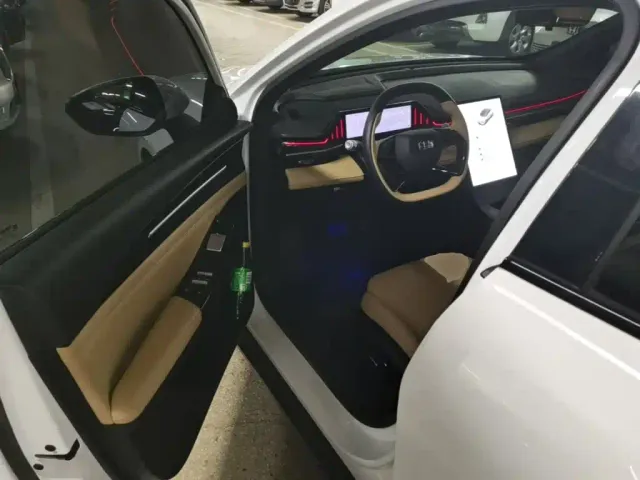 Geely Galaxy L6 — Фото автомобиля 15