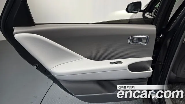 Hyundai Ioniq 6 — Фото автомобиля 14
