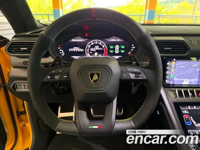 Lamborghini Urus — Фото автомобиля 12