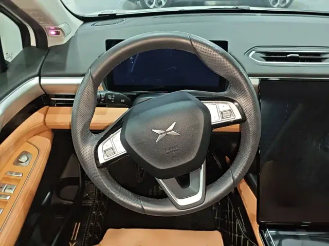 Xpeng P5 — Фото автомобиля 10