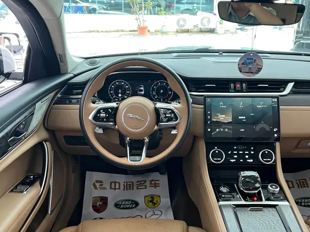 Jaguar XFL — Фото автомобиля 7