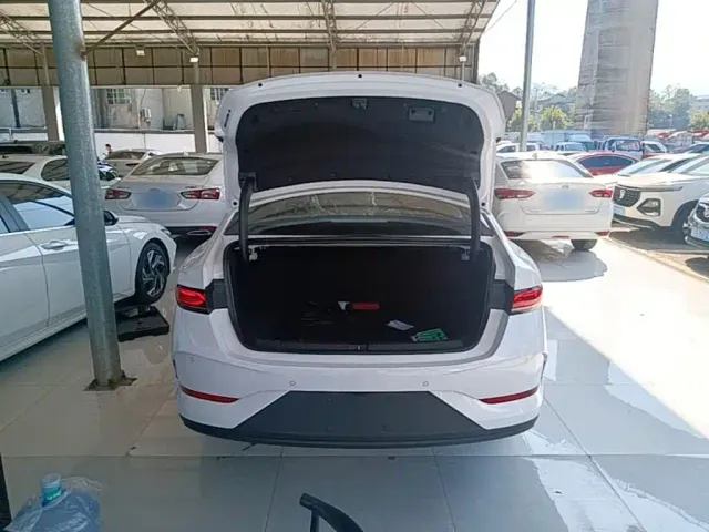 BYD Qin PLUS — Фото автомобиля 18
