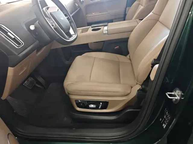 Li Auto L9 — Фото автомобиля 14