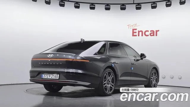 Hyundai Grandeur GN7 — Фото автомобиля 2