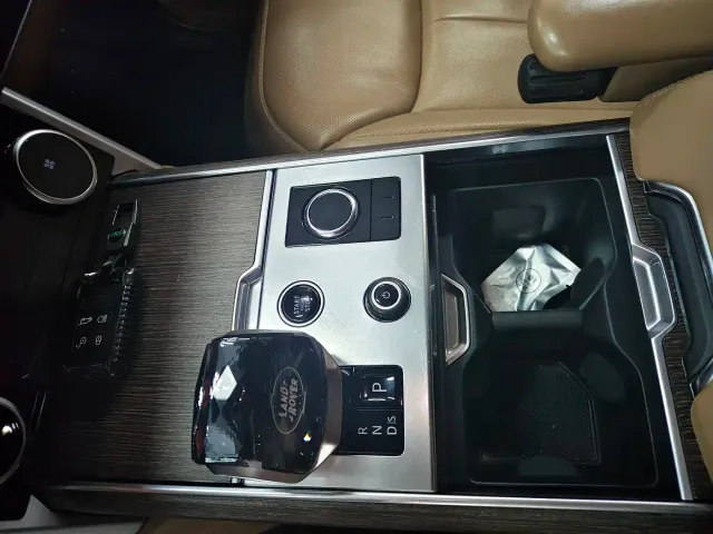 Land Rover Range Rover — Фото автомобиля 23