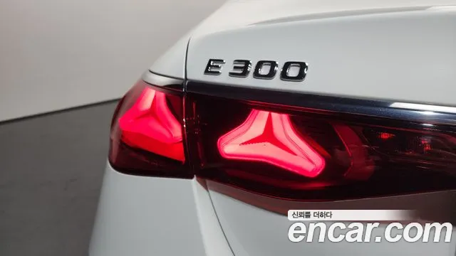 Mercedes-Benz E-Class E-класс W214 E300 4MATIC Exclusive — Фото автомобиля 23