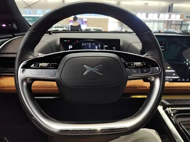 Xpeng G9 — Фото автомобиля 10
