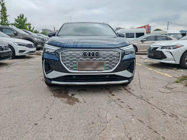 Audi Q4 e-tron — Фото автомобиля 2