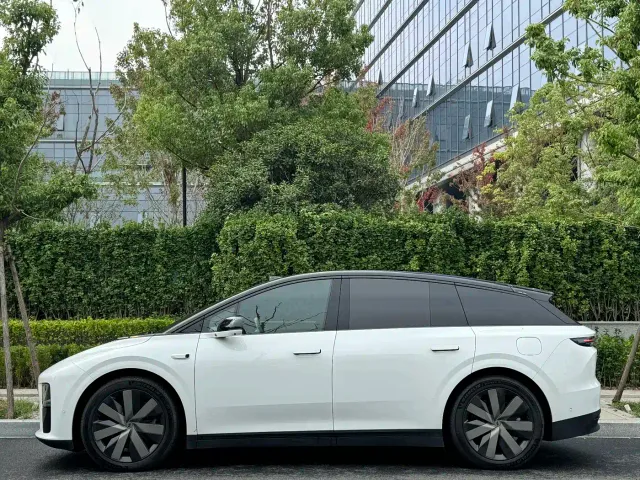 Li Auto i6 — Фото автомобиля 3