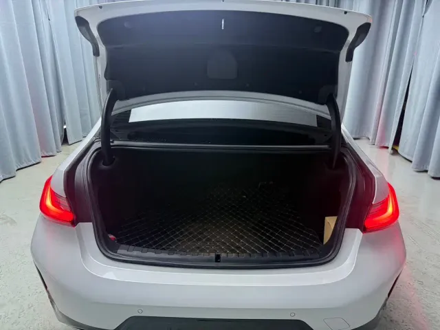 BMW 3 Series — Фото автомобиля 18