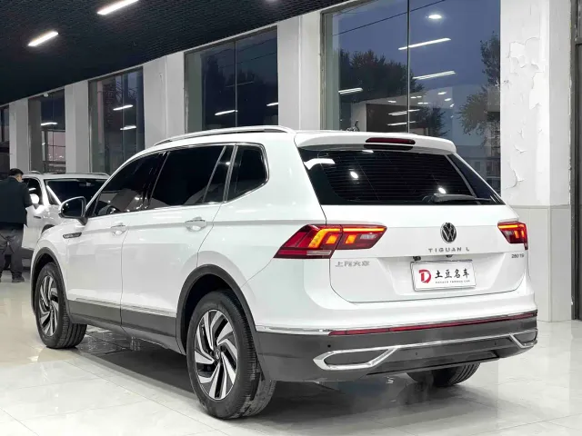 Volkswagen Tiguan L — Фото автомобиля 14