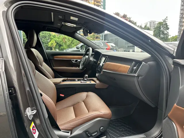 Volvo S90 — Фото автомобиля 19