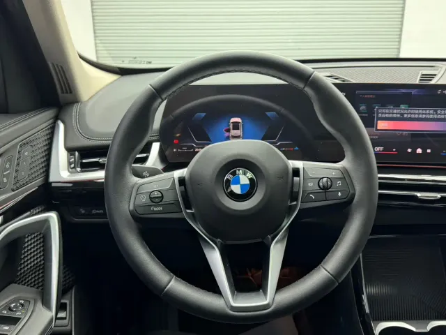 BMW X1 — Фото автомобиля 14
