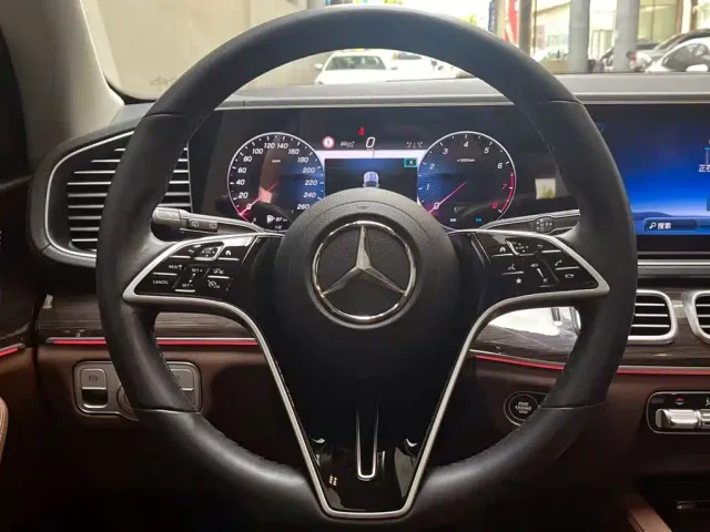 Mercedes-Benz GLE-Class — Фото автомобиля 13