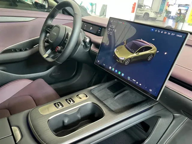 Xiaomi SU7 — Фото автомобиля 9