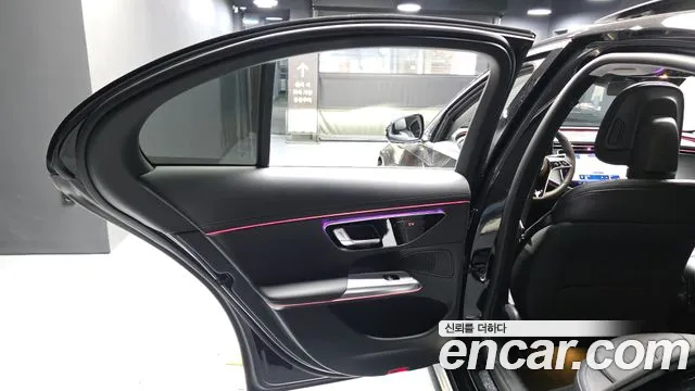 Mercedes-Benz E-Class — Фото автомобиля 22