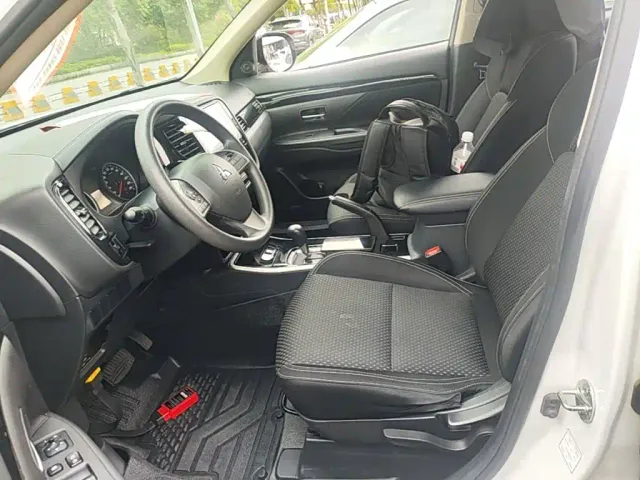 Mitsubishi Outlander — Фото автомобиля 14