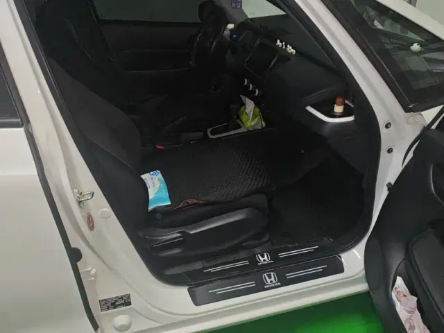 Honda Fit — Фото автомобиля 8