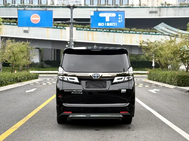 Toyota Vellfire — Фото автомобиля 4