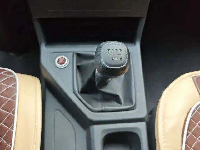 Wuling Hongguang Plus — Фото автомобиля 13