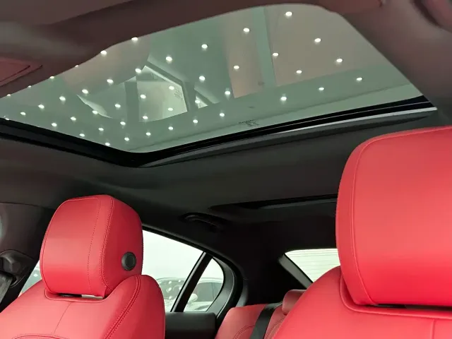 Jaguar XEL — Фото автомобиля 6
