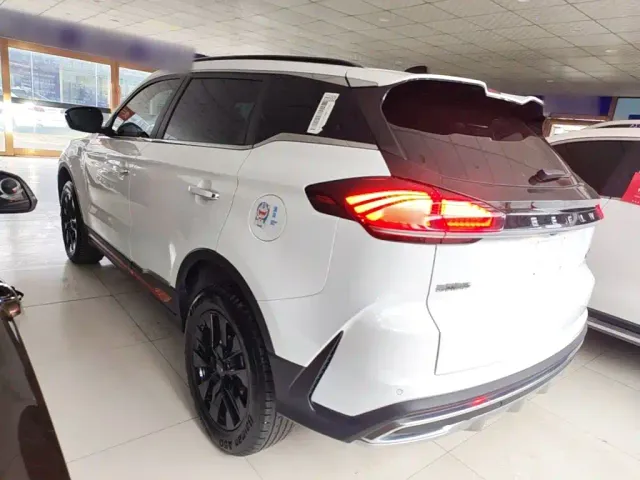 Geely Boyue — Фото автомобиля 4