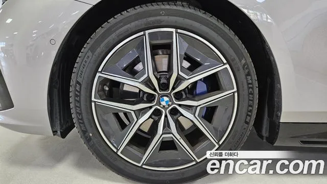 BMW 5 Series — Фото автомобиля 5