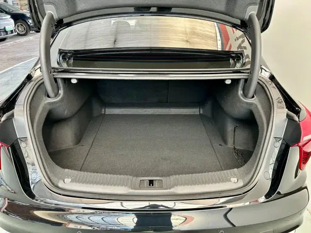 Hongqi H5 — Фото автомобиля 17