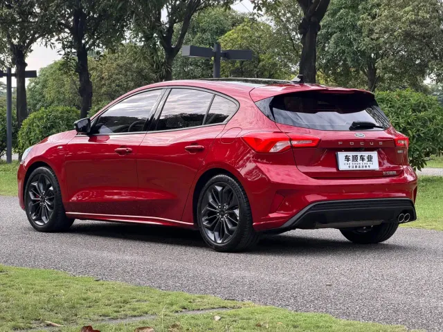 Ford Focus — Фото автомобиля 6