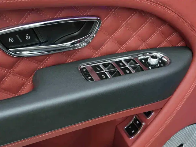 Bentley Bentayga — Фото автомобиля 16