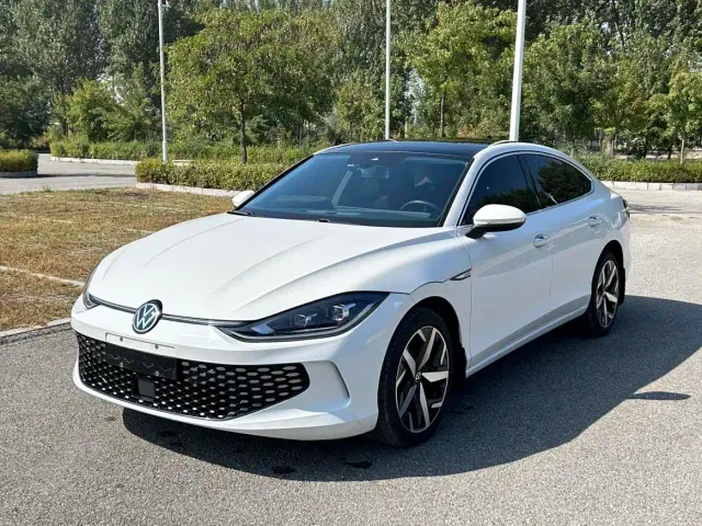 Фотография автомобиля — Volkswagen Lamando