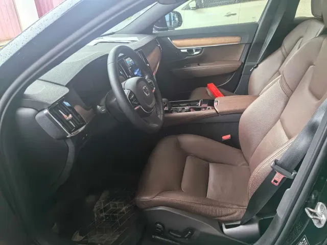 Volvo S90 — Фото автомобиля 4