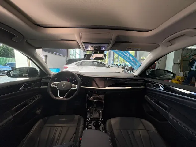 Volkswagen Passat — Фото автомобиля 5