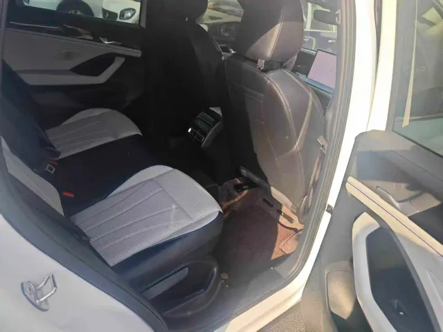 Volkswagen Tiguan L — Фото автомобиля 6
