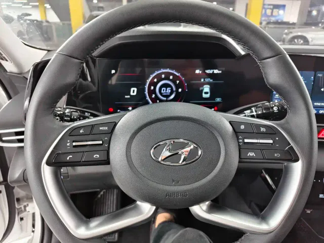 Hyundai Elantra — Фото автомобиля 11