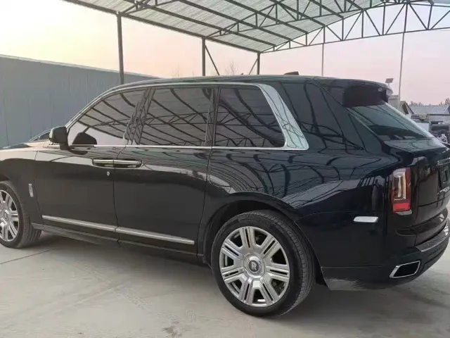 Rolls-Royce Cullinan — Фото автомобиля 3