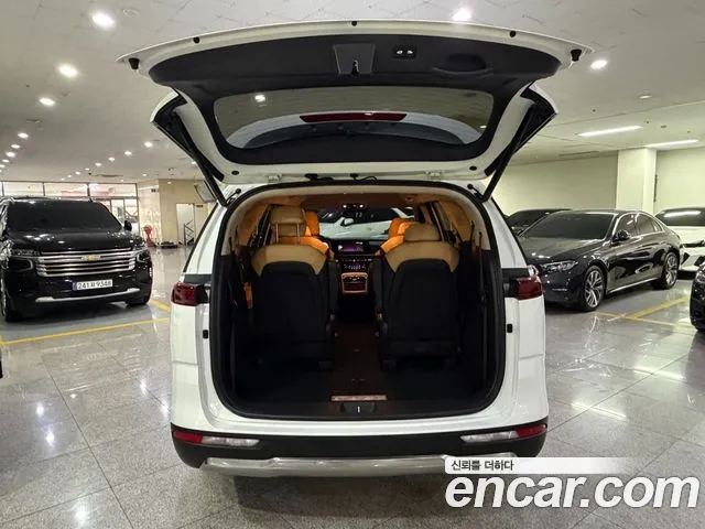 Kia Canival — Фото автомобиля 20