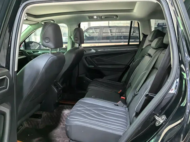 Volkswagen Tiguan L — Фото автомобиля 10
