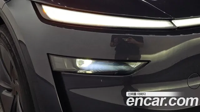 Tesla Model Y — Фото автомобиля 21