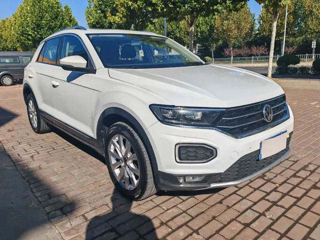 Volkswagen T-Roc — Фото автомобиля 3